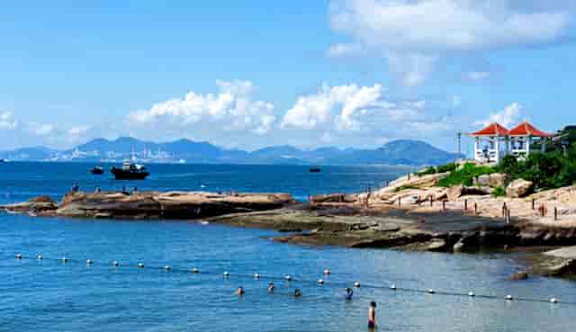 偷偷探望蓝朋友(偷偷探望表情包)